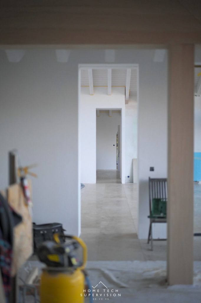 Enfilade des pièces du chalet en cours de réalisation
