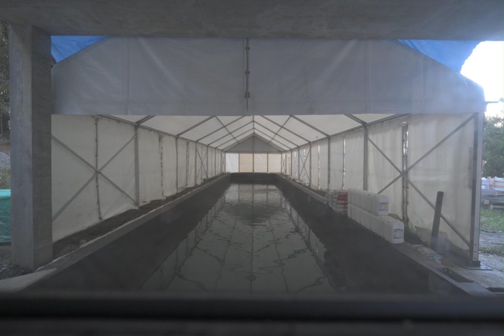 Piscine du chalet en cours de réalisation sous tente