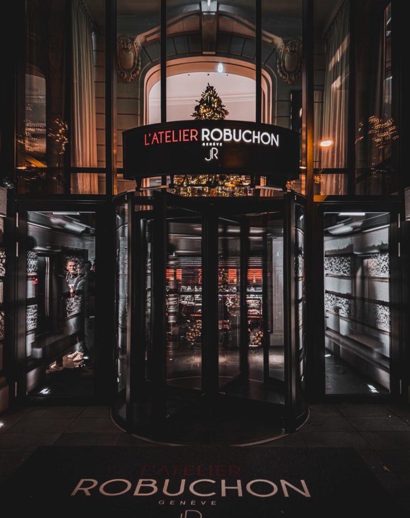 Entrée de L'Atelier Robuchon Genève